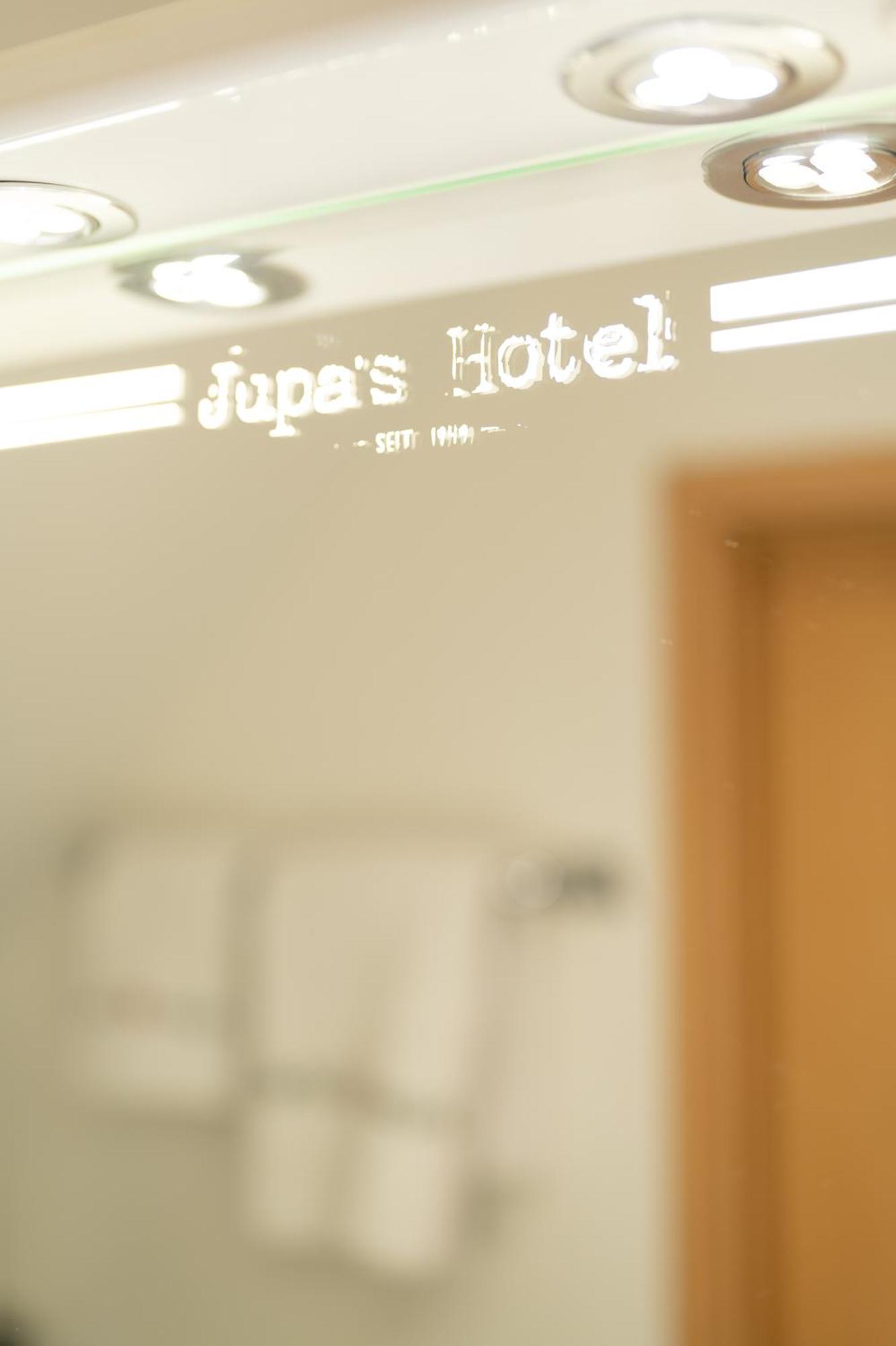 Jupa'S Hotel Дюссельдорф Экстерьер фото